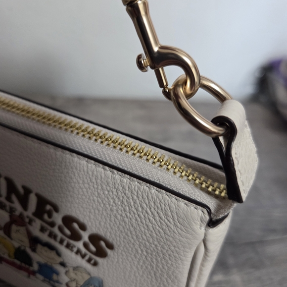 New COACH X Peanuts Notila 19 With Both Fob's N Socks - Picture 5 of 14